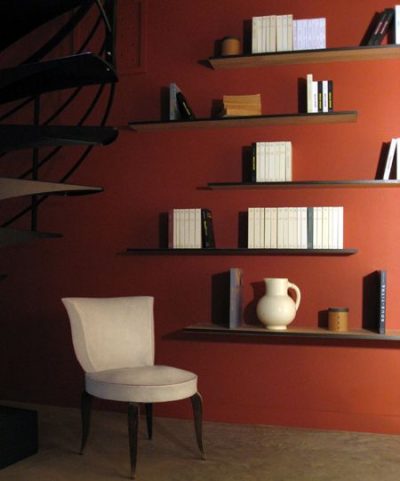 bibliotheque-sous-escalier étagères de bibliothèque sous un escalier