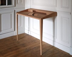 Bureau console, meuble dessiné par Christophe Lemaire